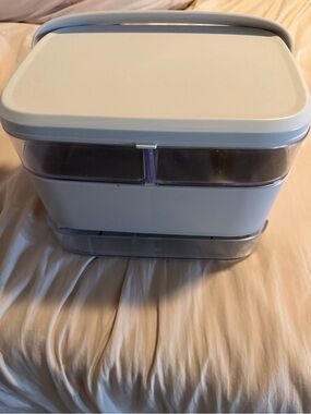 Cosmetic Travel Vanity Case.  White Plastic Storage Organizer with Clear Drawers